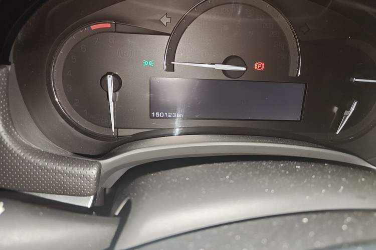 Used Cadillac XTS 2018 28T Tech Edition Odometer Close Up