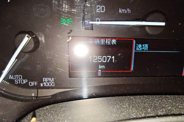 Used Cadillac XTS 2018 28T Tech Edition Odometer Close Up