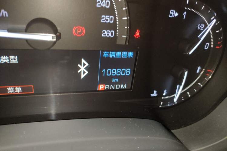 Used Cadillac XTS 2018 28T Tech Edition Odometer Close Up