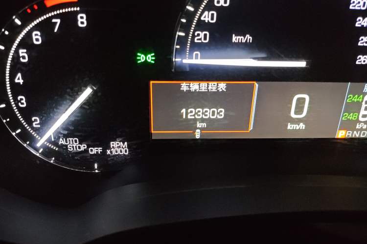 Used Cadillac XTS 2018 28T Tech Edition Odometer Close Up