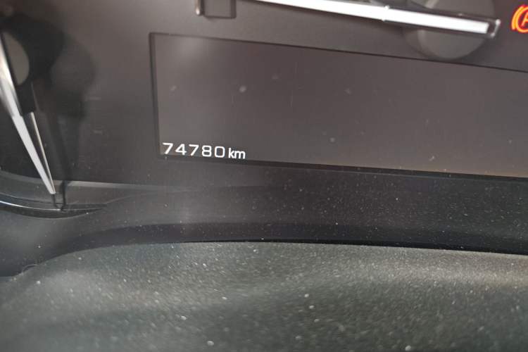 Used Cadillac XTS 2018 28T Tech Edition Odometer Close Up