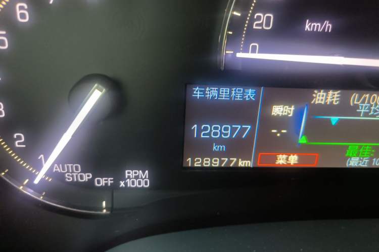 Used Cadillac XTS 2018 28T Elite Edition Odometer Close Up