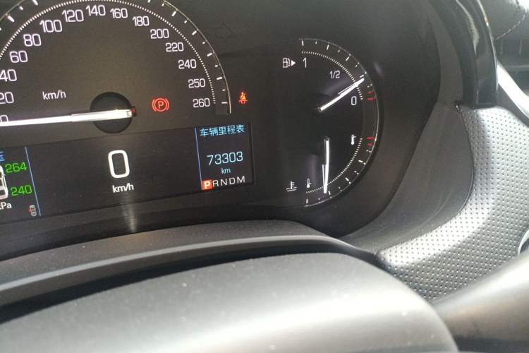 Used Cadillac XTS 2018 28T Tech Edition Odometer Close Up