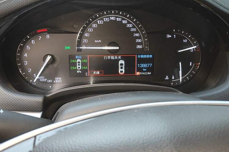 Used Cadillac XTS 2018 28T Tech Edition Odometer Close Up