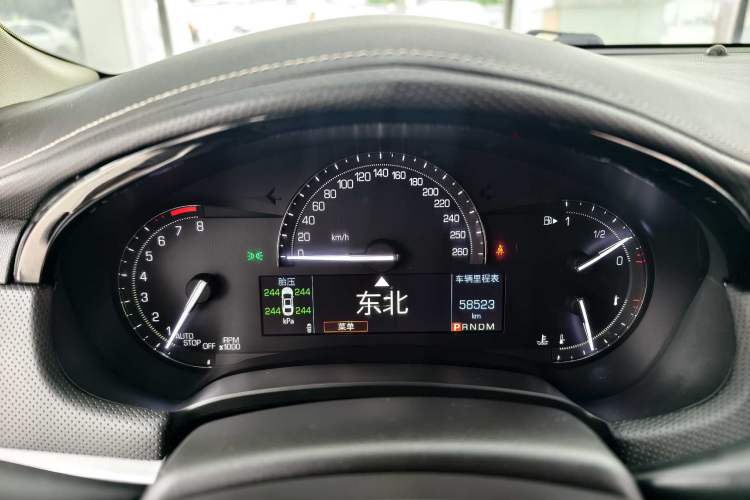 Used Cadillac XTS 2018 28T Tech Edition Odometer Close Up
