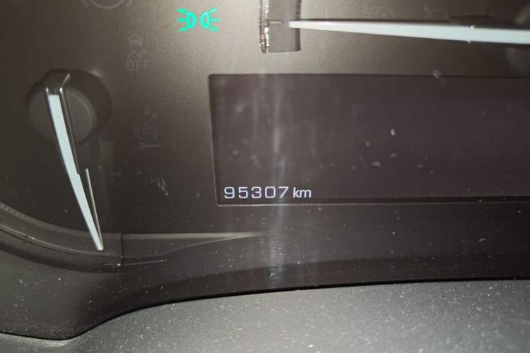 Used Cadillac XTS 2018 28T Tech Edition Odometer Close Up