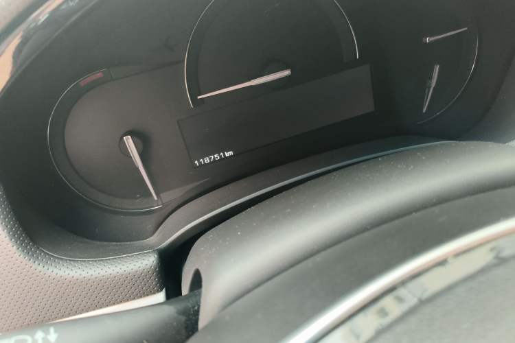 Used Cadillac XTS 2018 28T Tech Edition Odometer Close Up