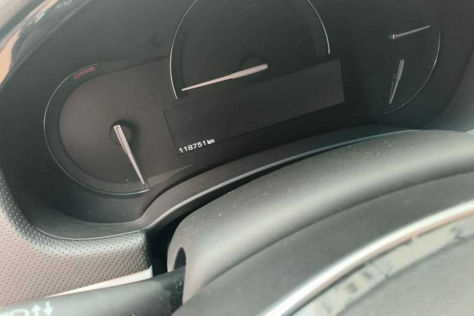 Used Cadillac XTS 2018 28T Tech Edition Odometer Close Up