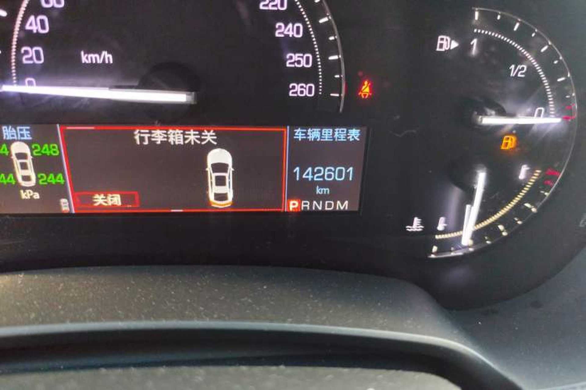 Used Cadillac XTS 2018 28T Tech Edition Odometer Close Up