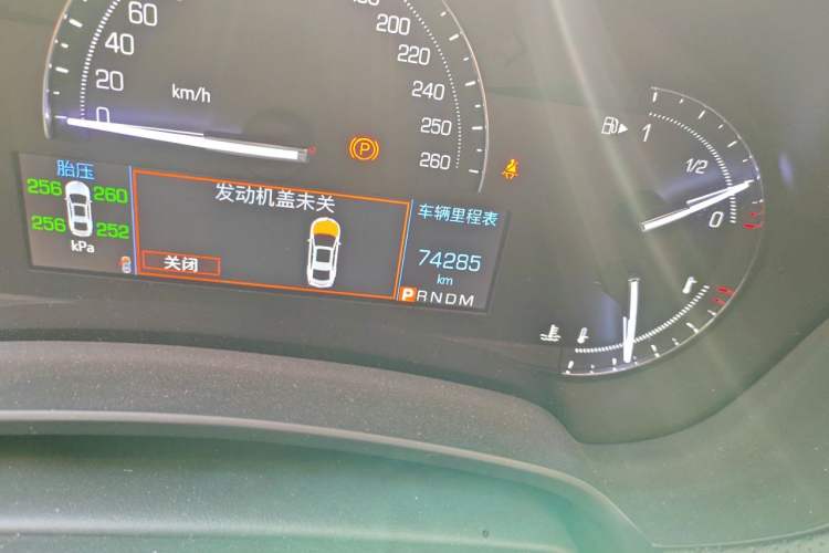 Used Cadillac XTS 2018 28T Tech Edition Odometer Close Up