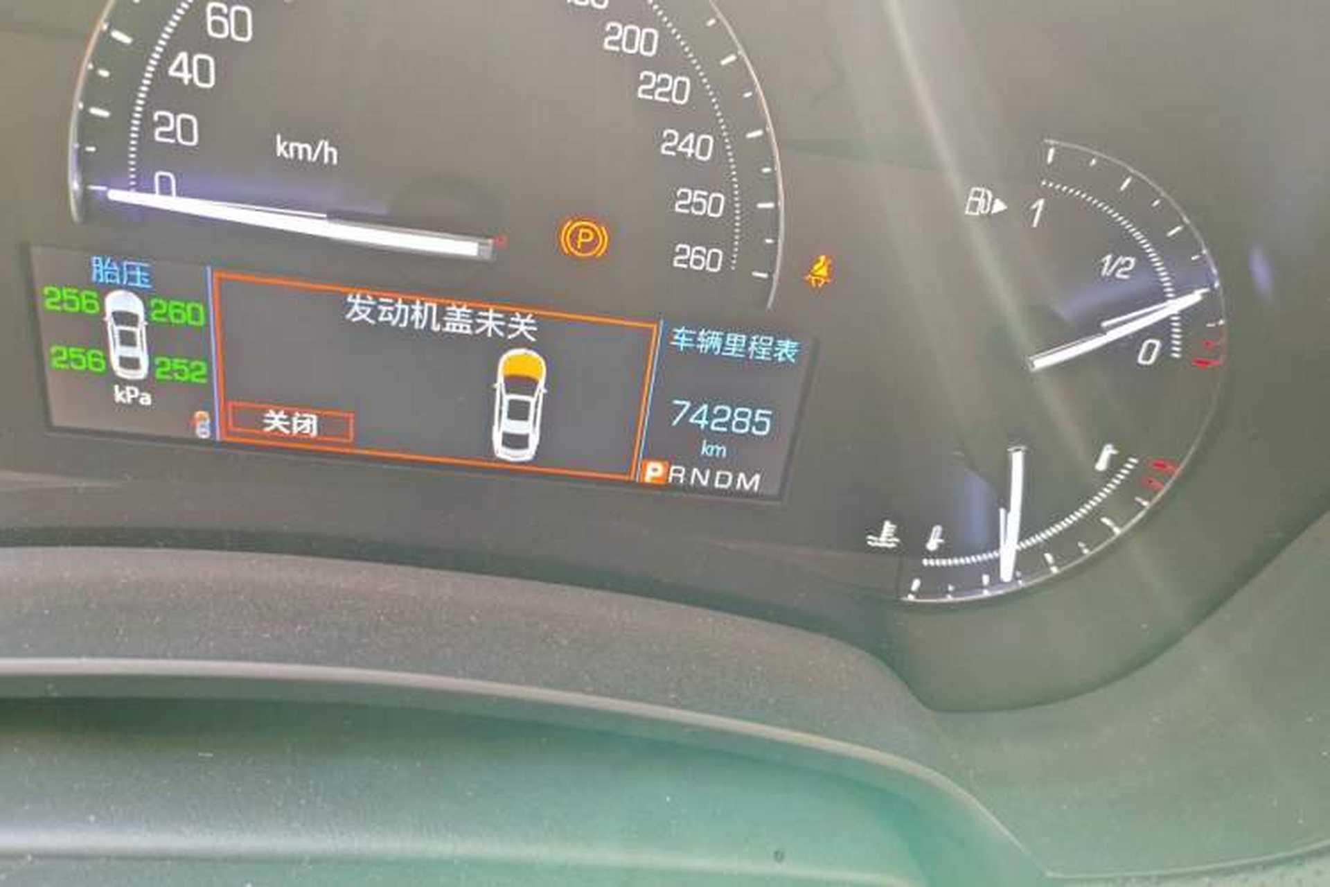 Used Cadillac XTS 2018 28T Tech Edition Odometer Close Up