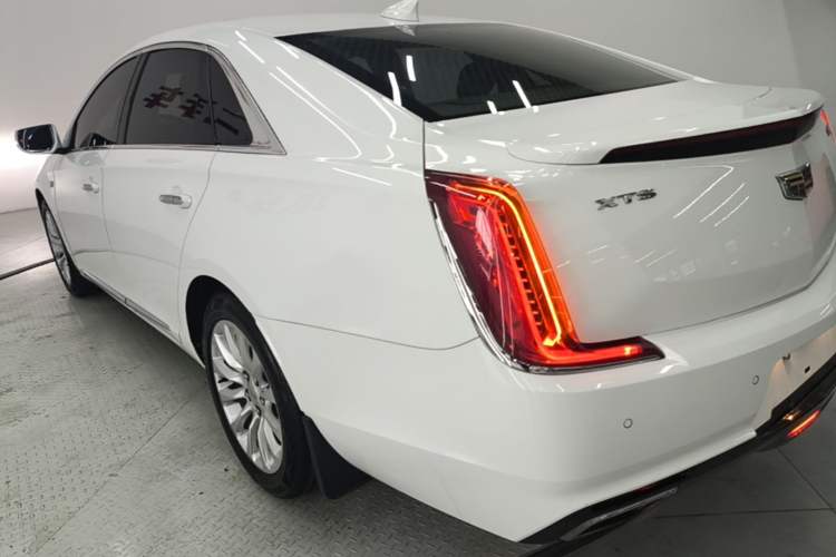 Used Cadillac XTS 2018 28T Tech Edition Rear Left 45 Deg