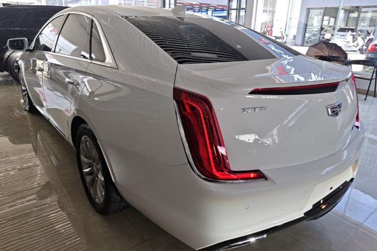 Used Cadillac XTS 2018 28T Tech Edition Rear Left 45 Deg