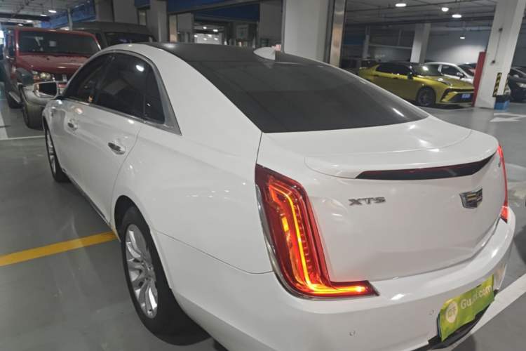 Used Cadillac XTS 2018 28T Tech Edition Rear Left 45 Deg