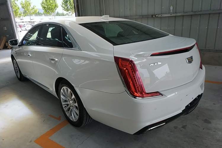Used Cadillac XTS 2018 28T Elite Edition Rear Left 45 Deg