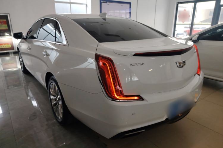 Used Cadillac XTS 2018 28T Elite Edition Rear Left 45 Deg