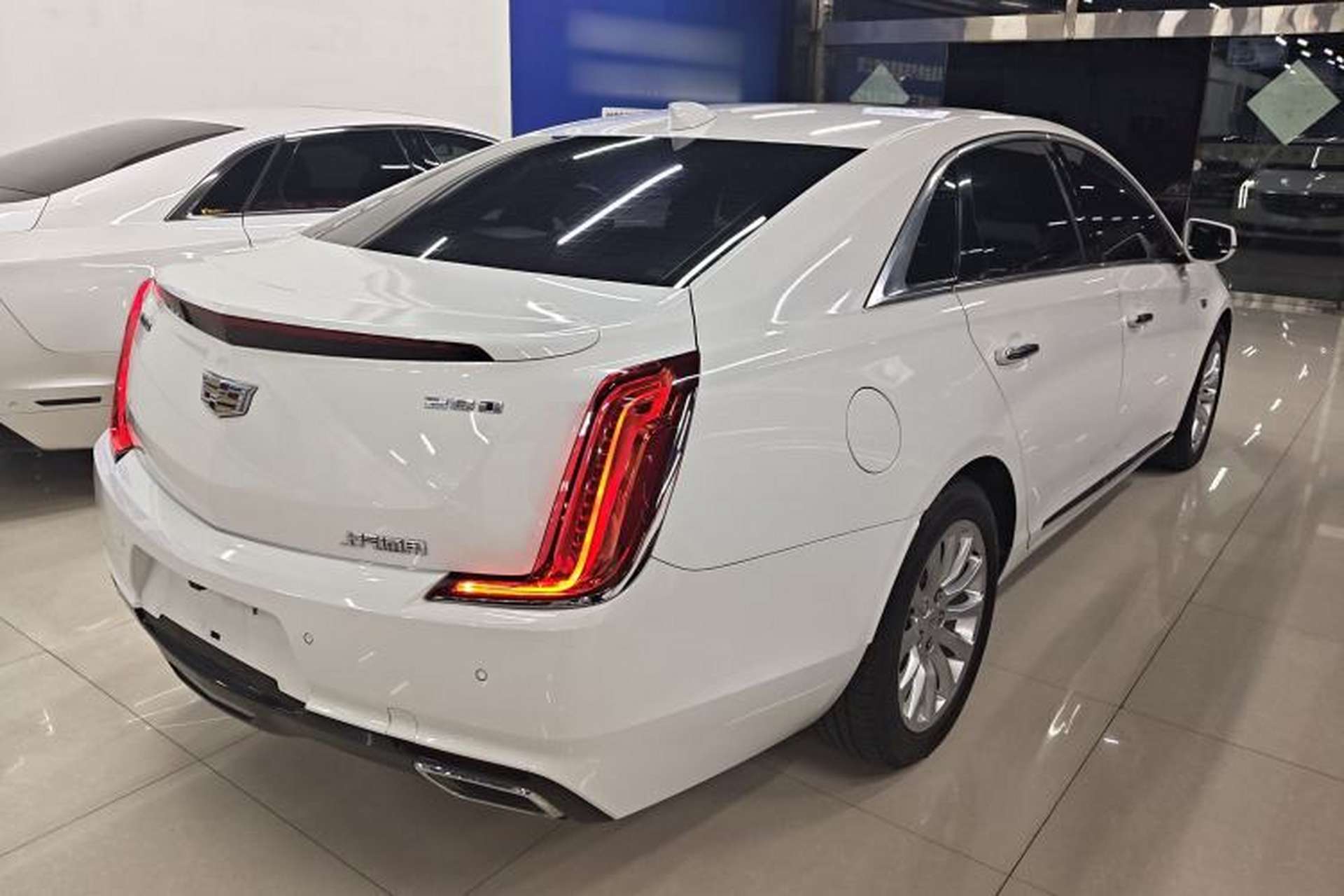 Used Cadillac XTS 2018 28T Elite Edition Rear Right 45 Deg