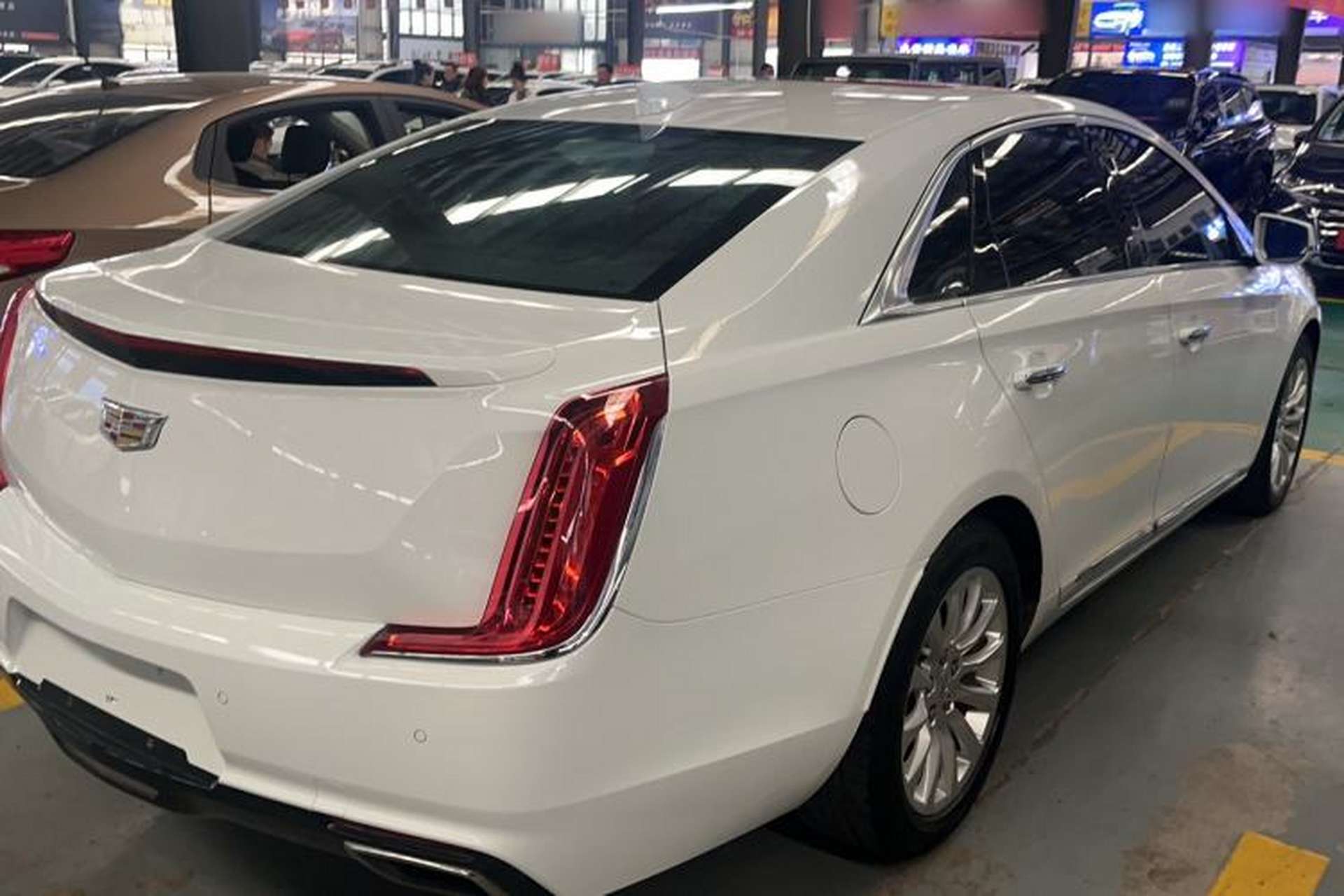Used Cadillac XTS 2018 28T Tech Edition Rear Right 45 Deg