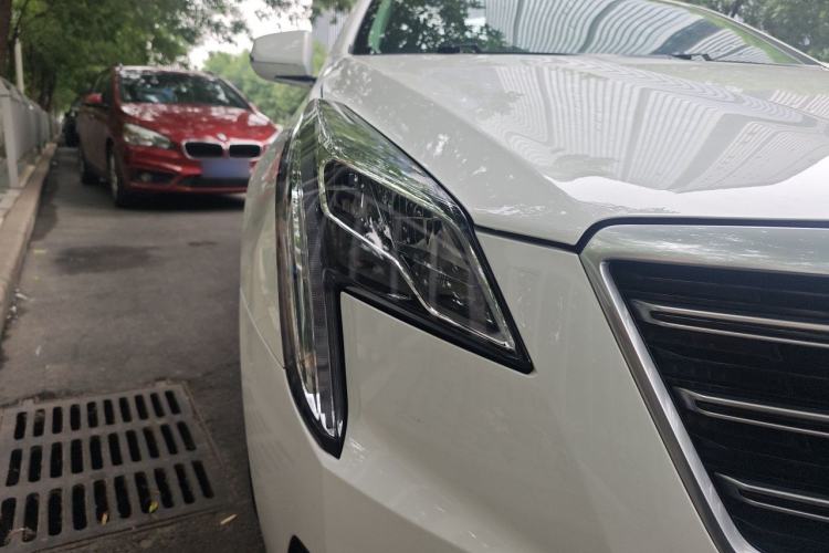 Used Cadillac XTS 2018 28T Tech Edition Right Front Headlight