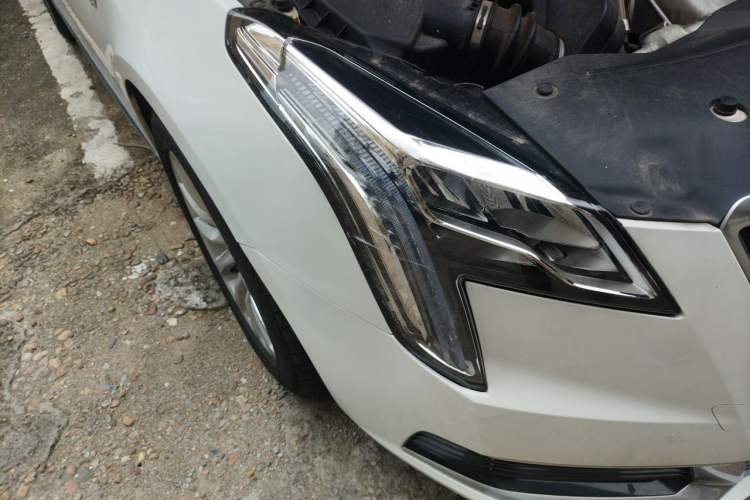 Used Cadillac XTS 2018 28T Tech Edition Right Front Headlight