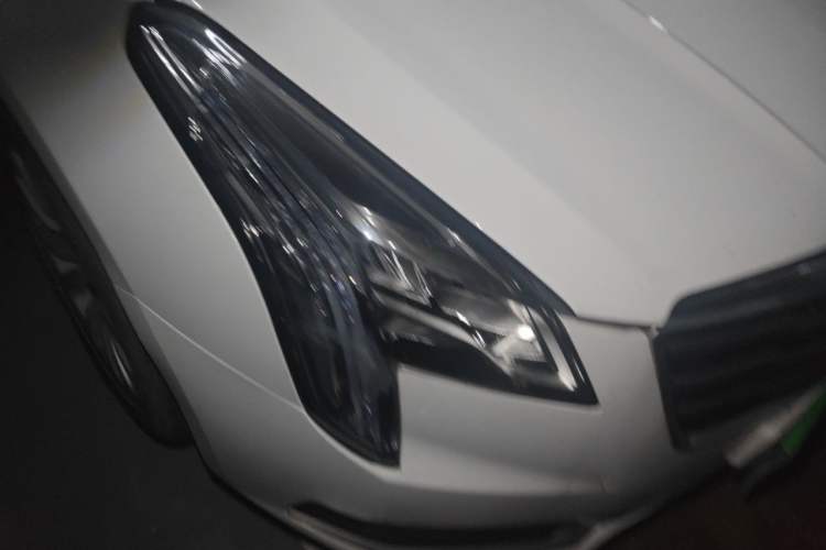Used Cadillac XTS 2018 28T Tech Edition Right Front Headlight