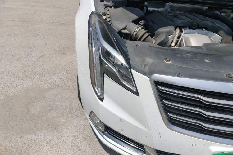 Used Cadillac XTS 2018 28T Elite Edition Right Front Headlight