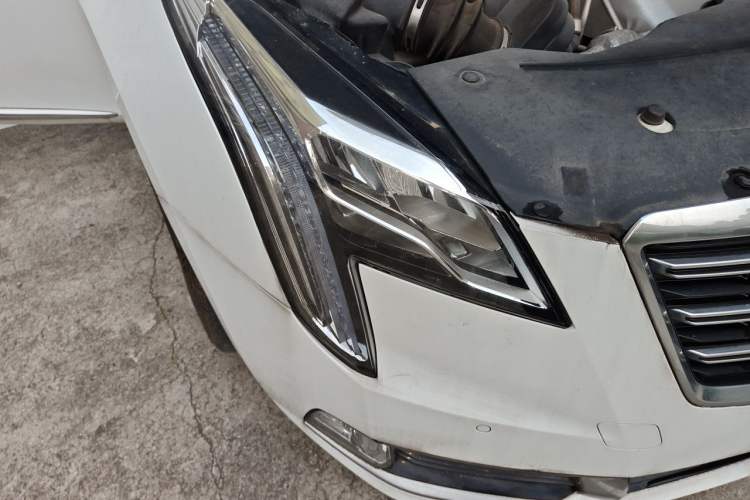 Used Cadillac XTS 2018 28T Elite Edition Right Front Headlight