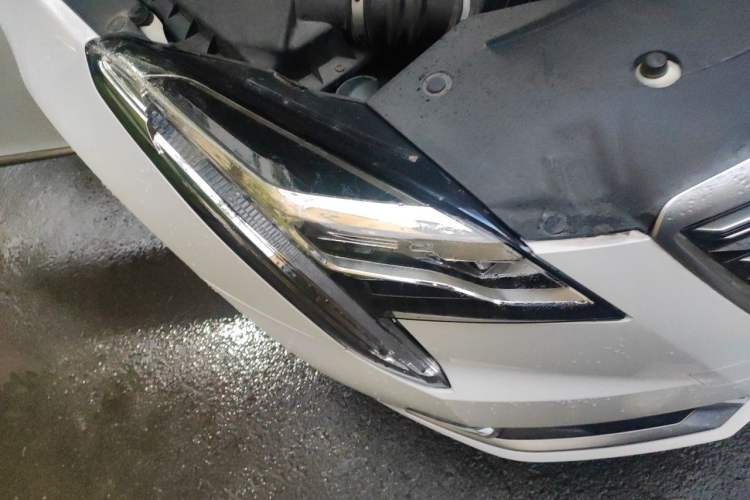 Used Cadillac XTS 2018 28T Elite Edition Right Front Headlight