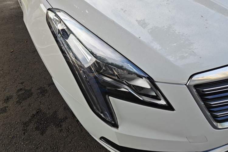 Used Cadillac XTS 2018 28T Tech Edition Right Front Headlight