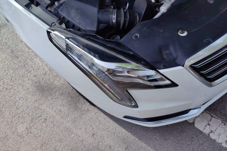 Used Cadillac XTS 2018 28T Tech Edition Right Front Headlight