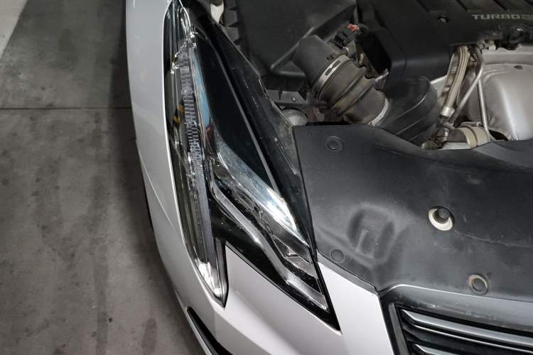 Used Cadillac XTS 2018 28T Tech Edition Right Front Headlight