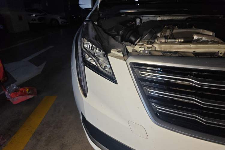 Used Cadillac XTS 2018 28T Tech Edition Right Front Headlight