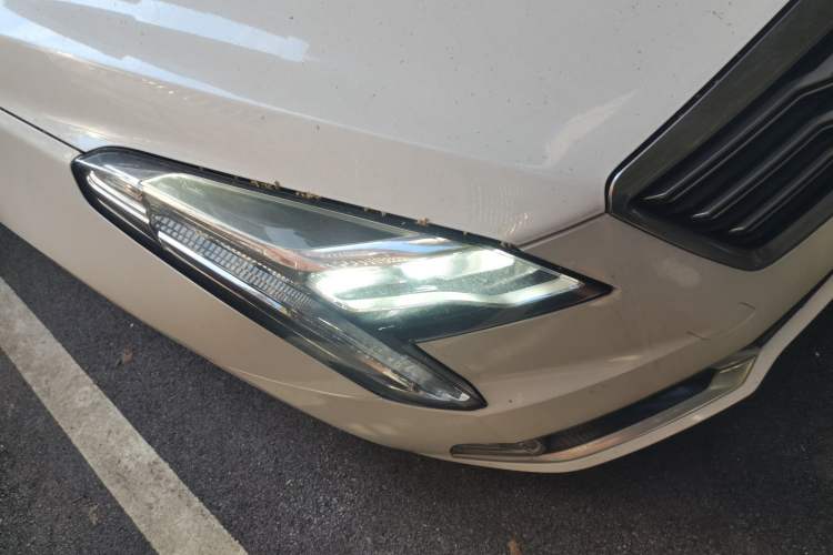 Used Cadillac XTS 2018 28T Elite Edition Right Front Headlight