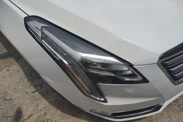 Used Cadillac XTS 2018 28T Elite Edition Right Front Headlight