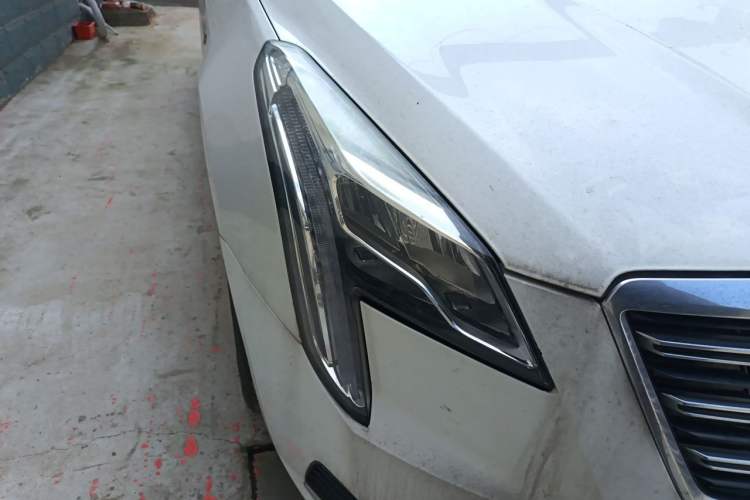 Used Cadillac XTS 2018 28T Tech Edition Right Front Headlight