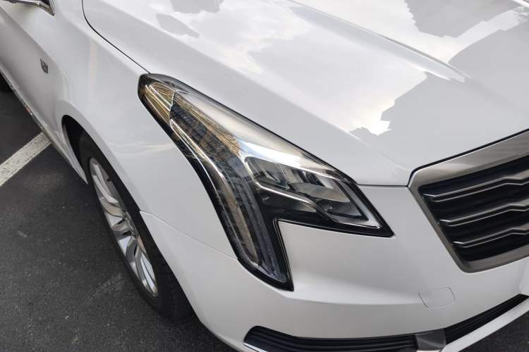 Used Cadillac XTS 2018 28T Tech Edition Right Front Headlight