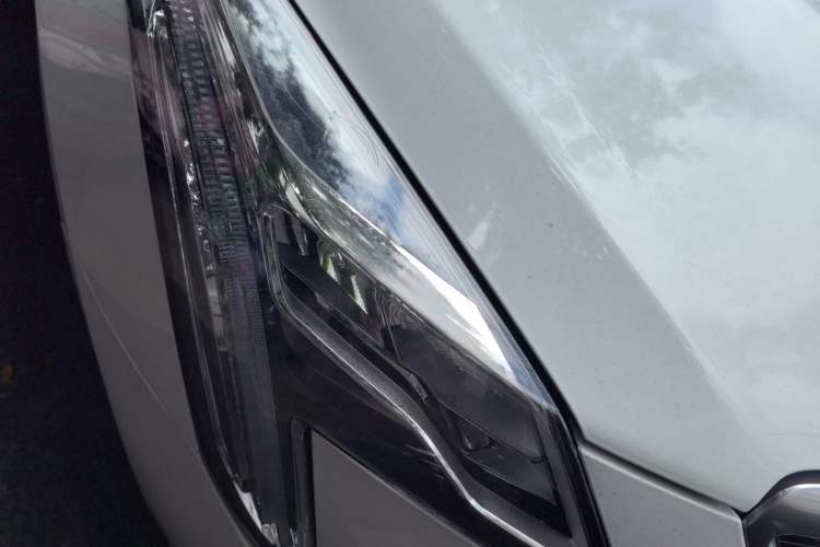 Used Cadillac XTS 2018 28T Elite Edition Right Front Headlight