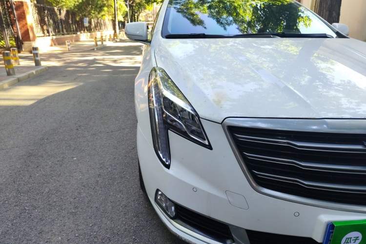 Used Cadillac XTS 2018 28T Elite Edition Right Front Headlight