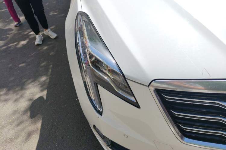 Used Cadillac XTS 2018 28T Elite Edition Right Front Headlight
