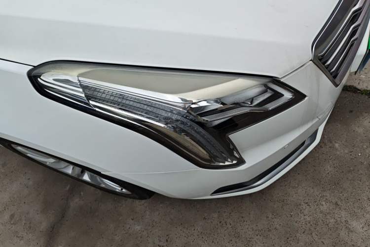 Used Cadillac XTS 2018 28T Tech Edition Right Front Headlight