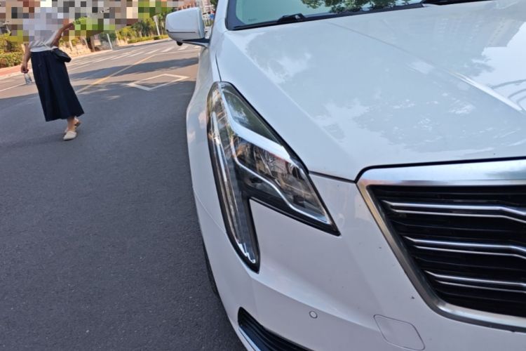 Used Cadillac XTS 2018 28T Tech Edition Right Front Headlight