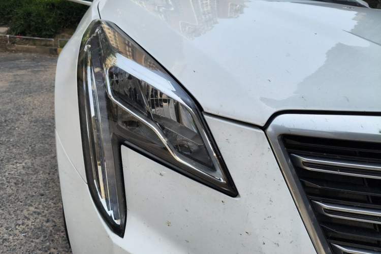 Used Cadillac XTS 2018 28T Tech Edition Right Front Headlight