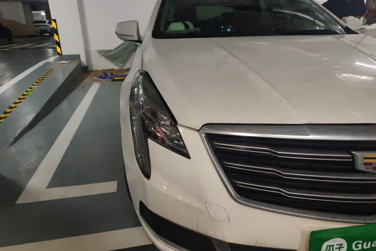 Used Cadillac XTS 2018 28T Tech Edition Right Front Headlight