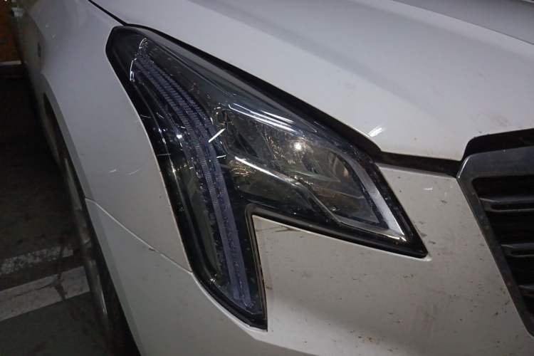 Used Cadillac XTS 2018 28T Tech Edition Right Front Headlight