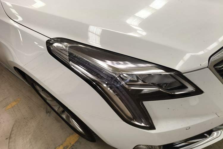 Used Cadillac XTS 2018 28T Elite Edition Right Front Headlight
