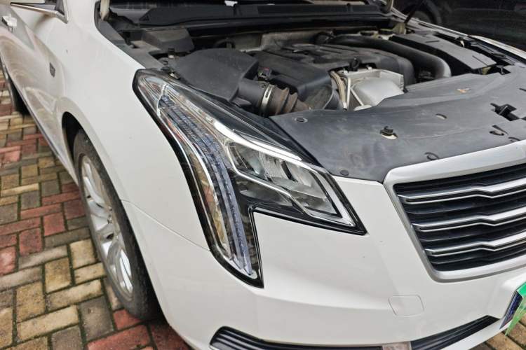 Used Cadillac XTS 2018 28T Tech Edition Right Front Headlight