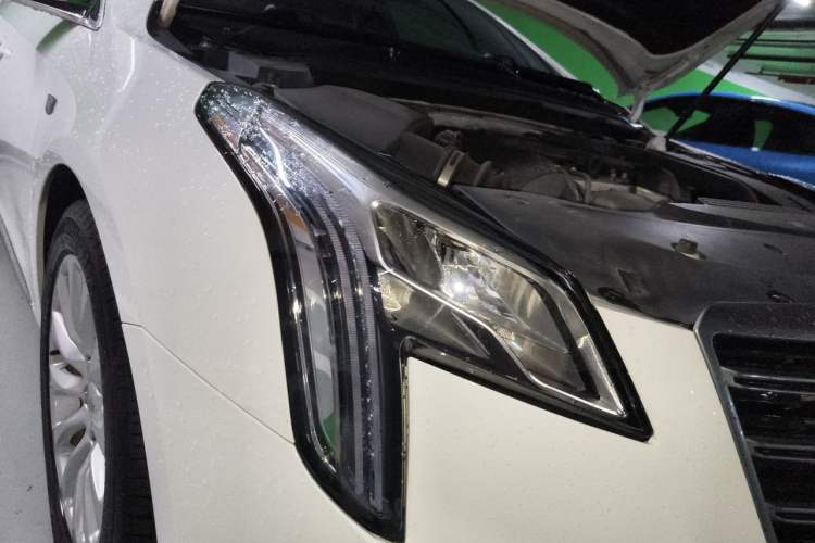 Used Cadillac XTS 2018 28T Elite Edition Right Front Headlight