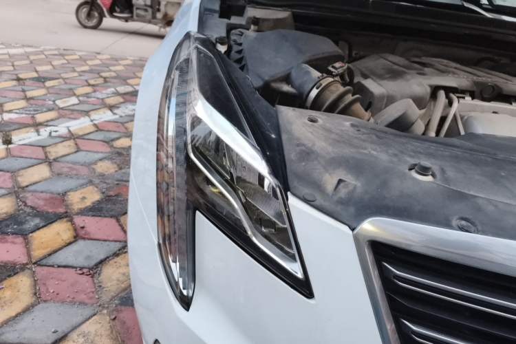 Used Cadillac XTS 2018 28T Elite Edition Right Front Headlight