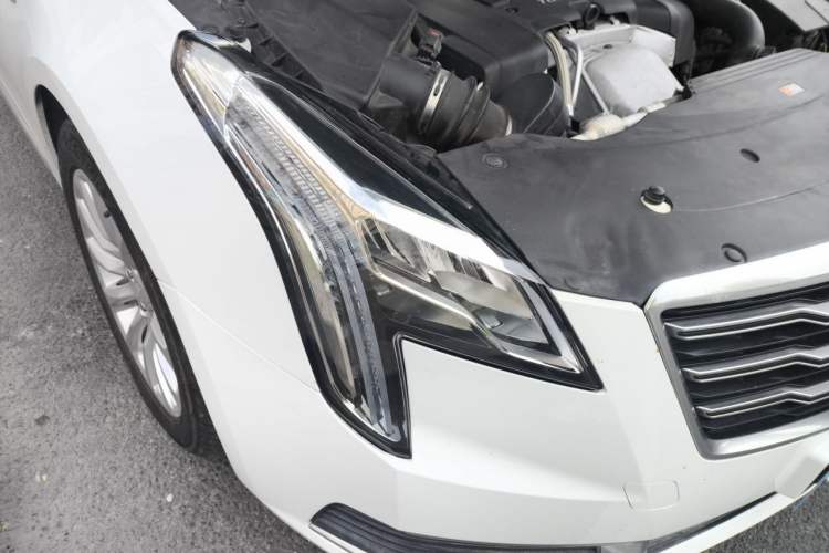 Used Cadillac XTS 2018 28T Tech Edition Right Front Headlight