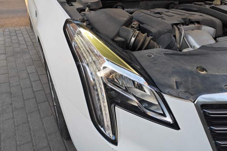 Used Cadillac XTS 2018 28T Tech Edition Right Front Headlight